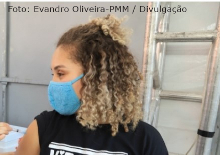 OMS recomenda uso de máscara em voos para conter disseminação da Covid-19