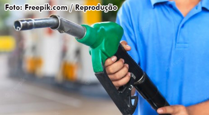 Petrobras anuncia aumento de 7,46% no preço da gasolina para as distribuidoras