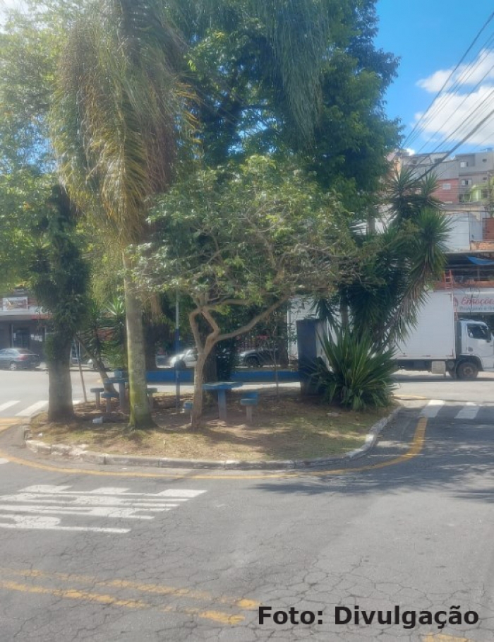 Chiquinho do Zaíra agradece atendimento a pedido de limpeza de praça no Parque das Américas