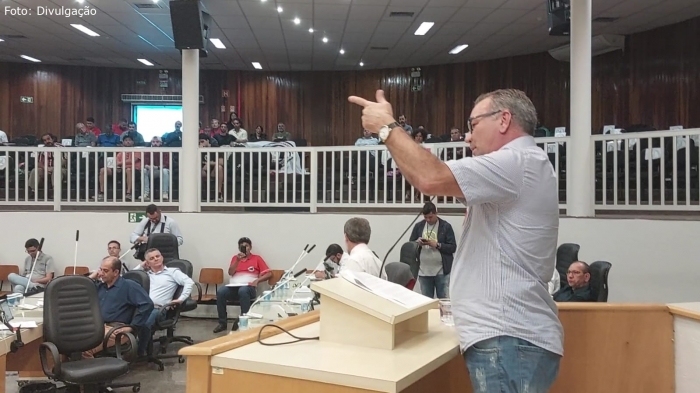 Ferroviários protestam na Câmara de Mauá contra proposta de privatização do transporte via trens
