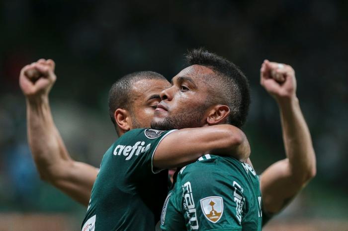 Borja faz três, Palmeiras vence em casa e garante melhor campanha da fase de grupos da Libertadores