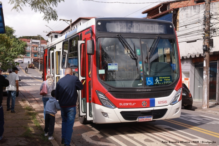 Nova linha de ônibus entre Parque São Vicente e duas estações de trem é lançada em Mauá