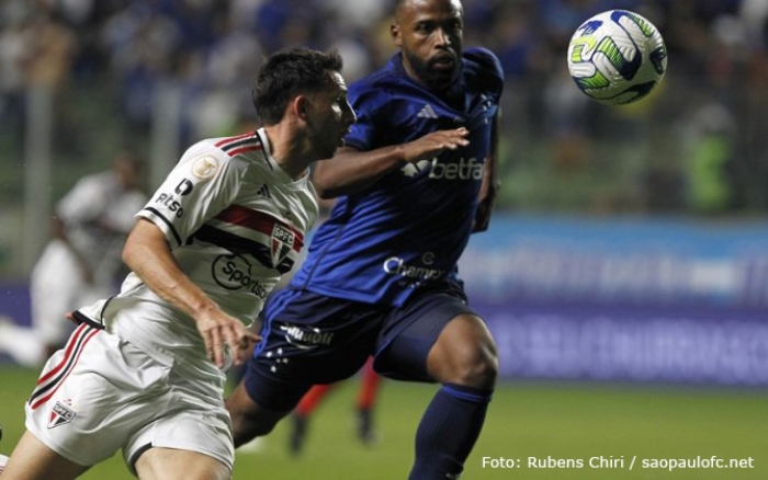 Com gol contra, São Paulo é derrotado pelo Cruzeiro