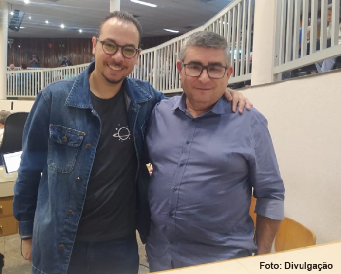 Ronaldo Pedrosa faz visita à Câmara de Mauá durante última sessão ordinária do semestre