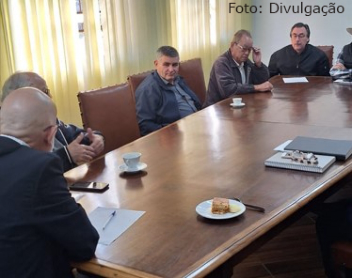 Ronaldo Pedrosa participa de café da manhã com conselho da APAE de Mauá