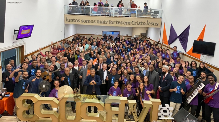 Chiquinho do Zaíra prestigia congresso Jovens com Valores Do Reino