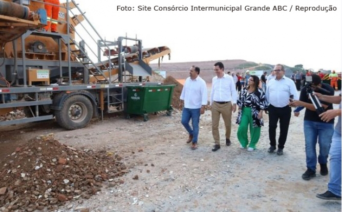Grande ABC inicia operação da Usina Móvel de Resíduos da Construção Civil